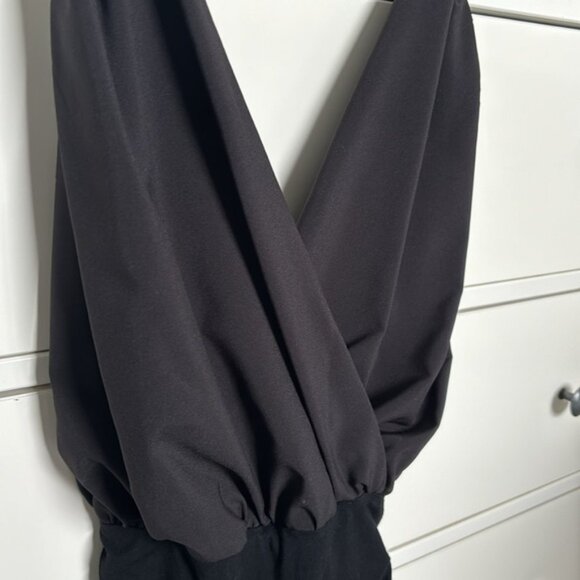 Super sexy low cut, low back bodysuit - Picture 2 of 4